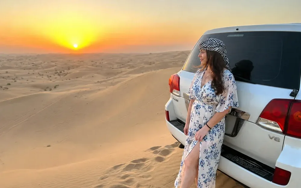 Private morning desert safari Abu Dhabi with private 4x4 at sunrise