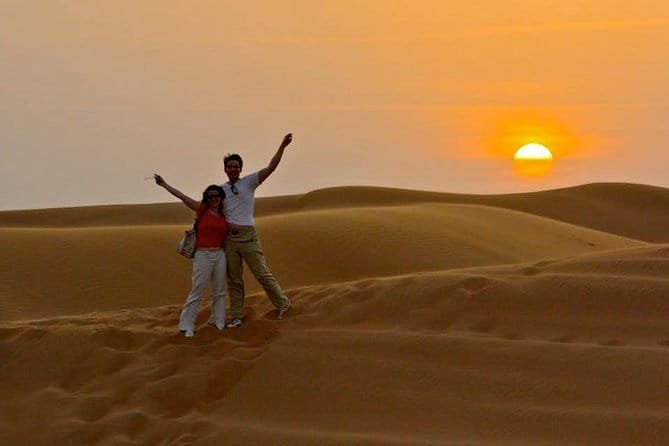 Morning desert safari Dubai with private 4x4 at sunrise